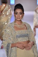Model walks for Shaina NC showcases her bridal line at Weddings at Westin show with Jewellery by gehna on 5th May 2013 (226).JPG