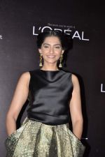 Sonam Kapoor launches L_oreal Sunset collection and Bollywood inspired make-up for Cannes in Taj Land_s End, Mumbai on 6th May 2013 (120).JPG