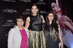 Sonam Kapoor launches L_oreal Sunset collection and Bollywood inspired make-up for Cannes in Taj Land_s End, Mumbai on 6th May 2013 (86).JPG