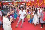 Dhanush at the launch of Raanjhanaa in Filmcity, Mumbai on 10th May 2013 (64).JPG