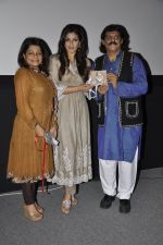 Raveena Tandon unveils Farokh Bardoliwala_s Album MA in Mumbai on 12th May 2013 (13).JPG