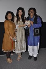Raveena Tandon unveils Farokh Bardoliwala_s Album MA in Mumbai on 12th May 2013 (14).JPG