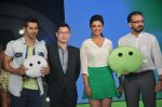 Varun Dhawan and Parineeti Chopra launch WeChat in India in Taj Colaba, Mumbai on 14th May 2013 (20).JPG
