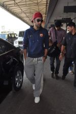 Ranbir Kapoor leave for Dubai jawaani Dewaani promotions in Mumbai Airport on 16th May 2013 (14).JPG