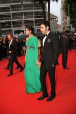 Sandip Soparkar and Jesse Randhawa on the red carpet in cannes day 1 on 15th May 2013 (2).jpg