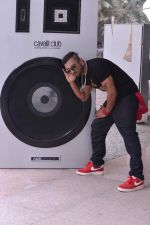 Honey Singh on location of Film Zaalim Dilli in Cavalli Club, Mumbai on 20th May 2013 (24).JPG