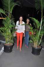 Deepika Padukone snapped at airport in Mumbai on 25th May 2013 (2).JPG