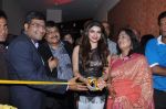 Prachi Desai launches 10 Jewel showroom in Mumbai on 25th May 2013 (41).JPG