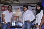 Sunil Shetty unveils ICC Champions trophy in Smash, Mumbai on 31st May 2013 (10).JPG