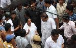 at Rituparno Ghosh funeral in Kolkatta on 30th May 2013 (12).jpg
