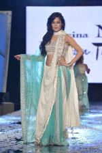 Yuvika Chaudhary at Shaina NC_s fashion show for CPAA in Mumbai on 2nd June 2013 (42).JPG