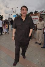 Randhir Kapoor at Asif Bhamla_s clean green drive in Bandra, Mumbai on 4th June 2013 (9).JPG