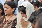 Priyanka Chopra at Priyanka Chopra_s dad funeral in Mumbai on 10th June 2013 (101).JPG