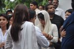 Priyanka Chopra at Priyanka Chopra_s dad funeral in Mumbai on 10th June 2013 (122).JPG