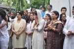 Priyanka Chopra at Priyanka Chopra_s dad funeral in Mumbai on 10th June 2013 (159).JPG