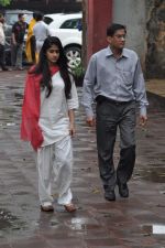 at Priyanka Chopra_s dad funeral in Mumbai on 10th June 2013 (47).JPG