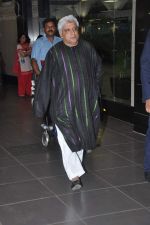 Javed Akhtar returns from Paris in Mumbai Airport on 11th June 2013 (9).JPG