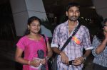 Dhanush return from Chennai in Mumbai Airport on 19th June 2013 (20).JPG