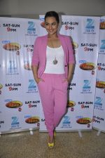 Sonakshi Sinha promote Lootera on DID Super moms in Mumbai on 19th June 2013 (17).JPG