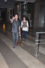 Sonam Kapoor return from Chennai in Mumbai Airport on 19th June 2013 (2).JPG