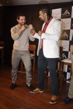 John Abraham and Boxing champion David Haye at the press conference announcing fitness Franchise in Escobar, Bandra, Mumbai on 26th June 2013 (67).JPG