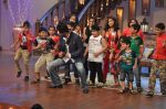 Shahrukh Khan promote Chennai Express on Comedy Circus in Mumbai on 1st July 2013 (25).JPG