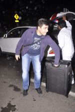 Goldie Behl leave for IIFA Awards 2013 Macau on day 1 on  2nd July 2013 (25).JPG