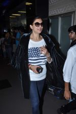 Sushmita Sen snapped as she returns from London in an amazing casual look in Mumbai Airport on 2nd July 2013 (16).JPG