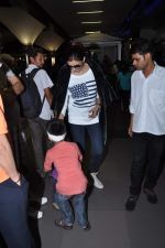 Sushmita Sen snapped as she returns from London in an amazing casual look in Mumbai Airport on 2nd July 2013 (5).JPG