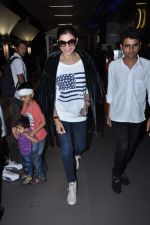 Sushmita Sen snapped as she returns from London in an amazing casual look in Mumbai Airport on 2nd July 2013 (8).JPG