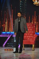 Shahrukh Khan promotes Chennai Express on the sets of Jhalak Dikhla jaa 6 in Mumbai on 3rd June 2013 (50).JPG