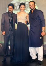 Shahrukh Khan With Deepika Padukone and Rohit Shetty at the Music Launch of Chennai Express in Mumbai on 3rd July 2013,1.jpg