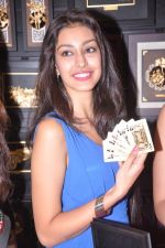at Pond_s Femina Miss India winners launch 24kt Gold Foil Windows in Mumbai on 6th July 2013 (18).JPG
