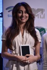 Anusha Dandekar at the launch of MTV Slash Fablet by Swipe Telecom in Mumbai on 11th July 2013 (25).JPG