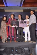 Gulzar launches Bhupinder Mitali_s album in Novotel, Mumbai on 16th July 2013 (37).JPG