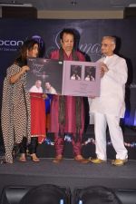 Gulzar launches Bhupinder Mitali_s album in Novotel, Mumbai on 16th July 2013 (40).JPG