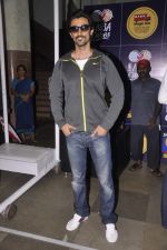 Kunal Kapoor at NBA Cares Clinic and Eliter Clinic in Don Bosco School, Matunga on 18th July 2013 (10).JPG