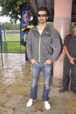 Kunal Kapoor at NBA Cares Clinic and Eliter Clinic in Don Bosco School, Matunga on 18th July 2013 (4).JPG