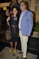 sabina and anil chopra at Bose Krisnmachari art event at Gallery 7 in Mumbai on 20th July 2013.JPG