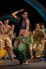 Sunaina perfoms during the 60th Filmfare Awards.jpg