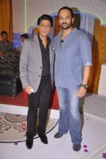 Shahrukh Khan, Rohit Shetty on the sets of Tarak Mehta Ka Oolta Chasma in Mumbai on 23rd July 2013 (62).JPG