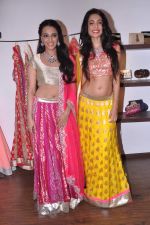 Swara Bhaskar and Sarah Jane at Zanaya store launch in Kemps Corner, Mumbai on 23rd July 2013 (106).JPG