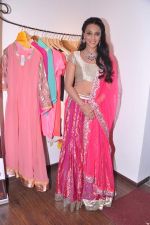 Swara Bhaskar at Zanaya store launch in Kemps Corner, Mumbai on 23rd July 2013 (88).JPG