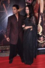 Prateik Babbar, Amyra Dastur at Issaq premiere in Mumbai on 25th July 2013 (441).JPG