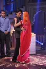 Shahrukh Khan on the sets of Diya aur Baati in Filmcity, Mumbai on 28th July 2013 (30).JPG