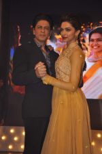 Shahrukh Khan, Deepika Padukone on the sets of Madhubala in Mumbai on 29th July 2013 (77).JPG