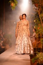 Model walks for Sabyasachi showcases at PCJ Delhi Couture Week, Delhi on 31st July 2013 (3).JPG