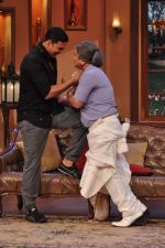 Akshay Kumar promote Once upon a time in Mumbai Dobara on the sets of Comedy Nights with Kapil in Filmcity on 1st Aug 2013 (212).JPG