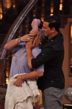 Akshay Kumar promote Once upon a time in Mumbai Dobara on the sets of Comedy Nights with Kapil in Filmcity on 1st Aug 2013 (222).JPG