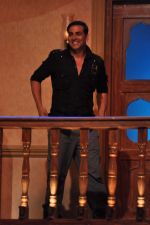 Akshay Kumar promote Once upon a time in Mumbai Dobara on the sets of Comedy Nights with Kapil in Filmcity on 1st Aug 2013 (225).JPG
